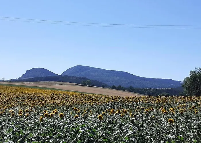 L\'Ange : Entre Monts Et Vallees