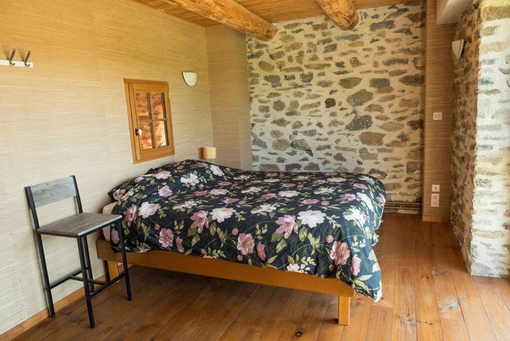 L'ange : Entre Monts Et Vallees Hébergement de vacances Retournac