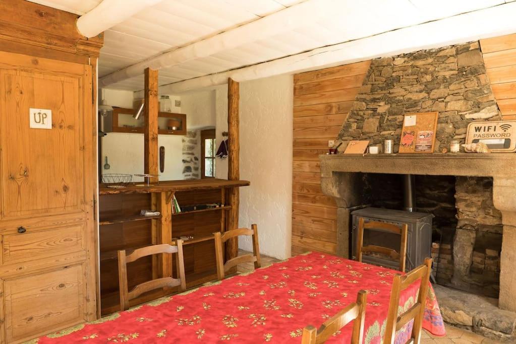L'ange : Entre Monts Et Vallees * Retournac